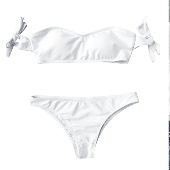 White bikini - Picture 2 of 2